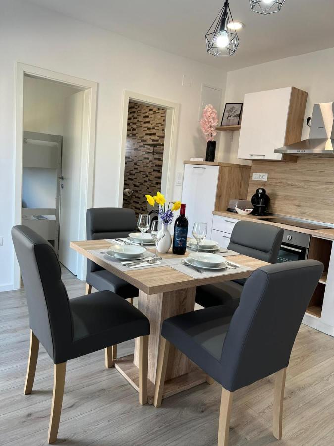 Apartman Ana Crno Exterior foto