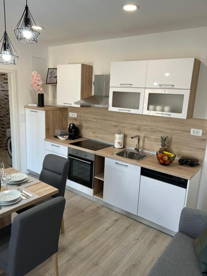 Apartman Ana Crno Exterior foto