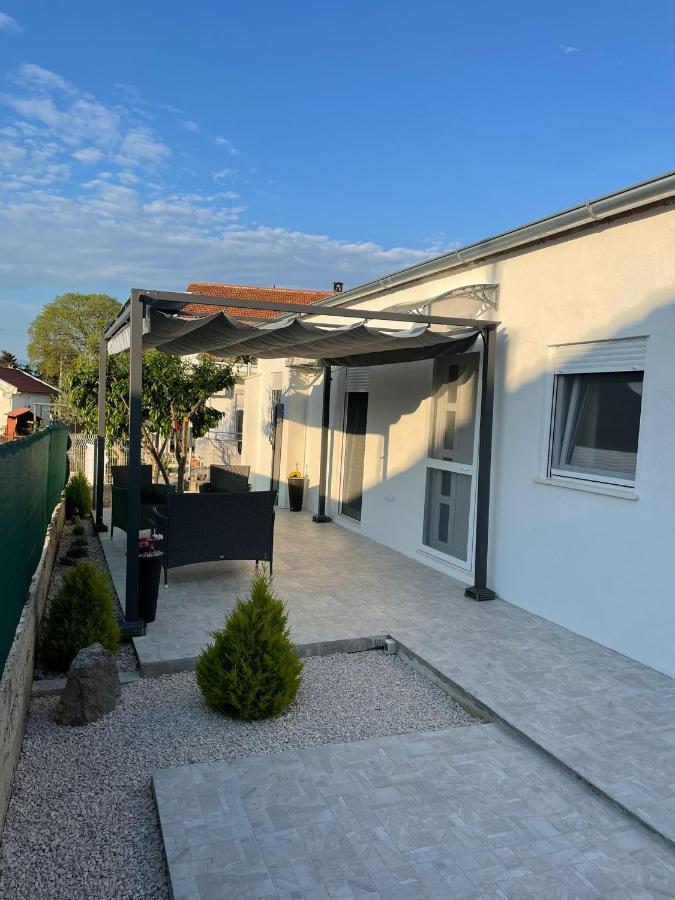 Apartman Ana Crno Exterior foto